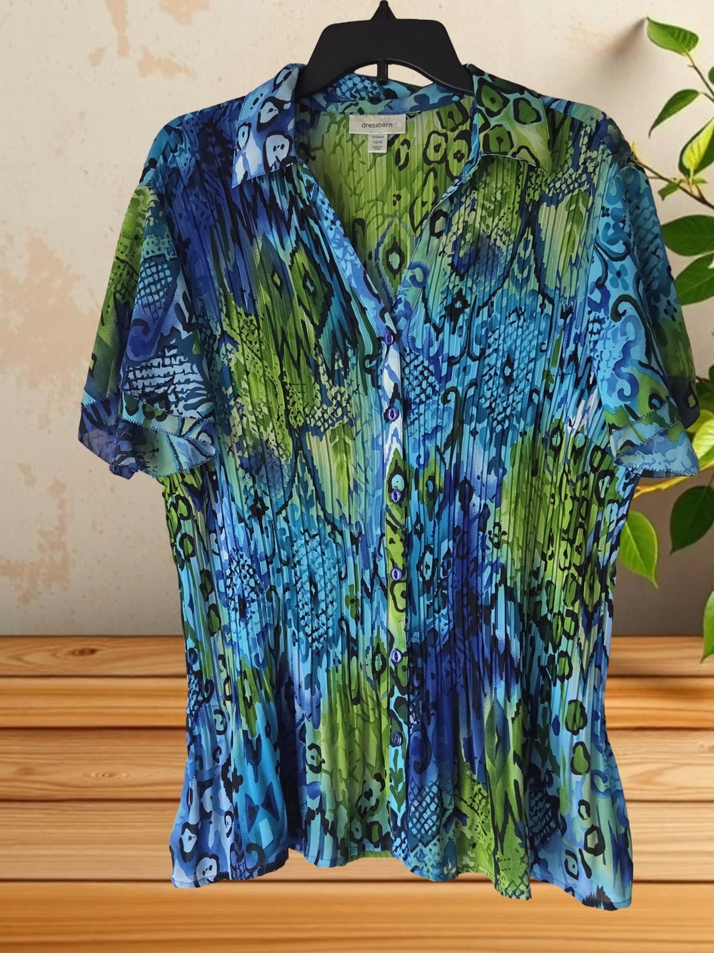 dressbarn Blue &‎ Green Pleated Button-Down Blouse